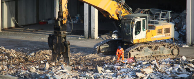Bulldozer With Cutting Shears